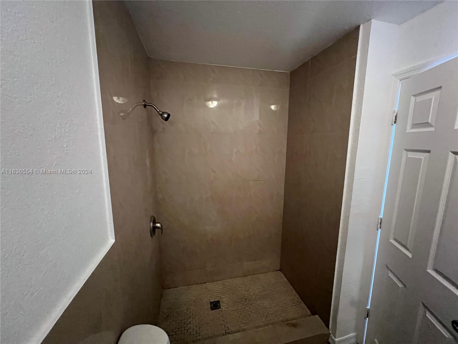 BUENA VISTA GARDENS EXTEN - Residential Lease