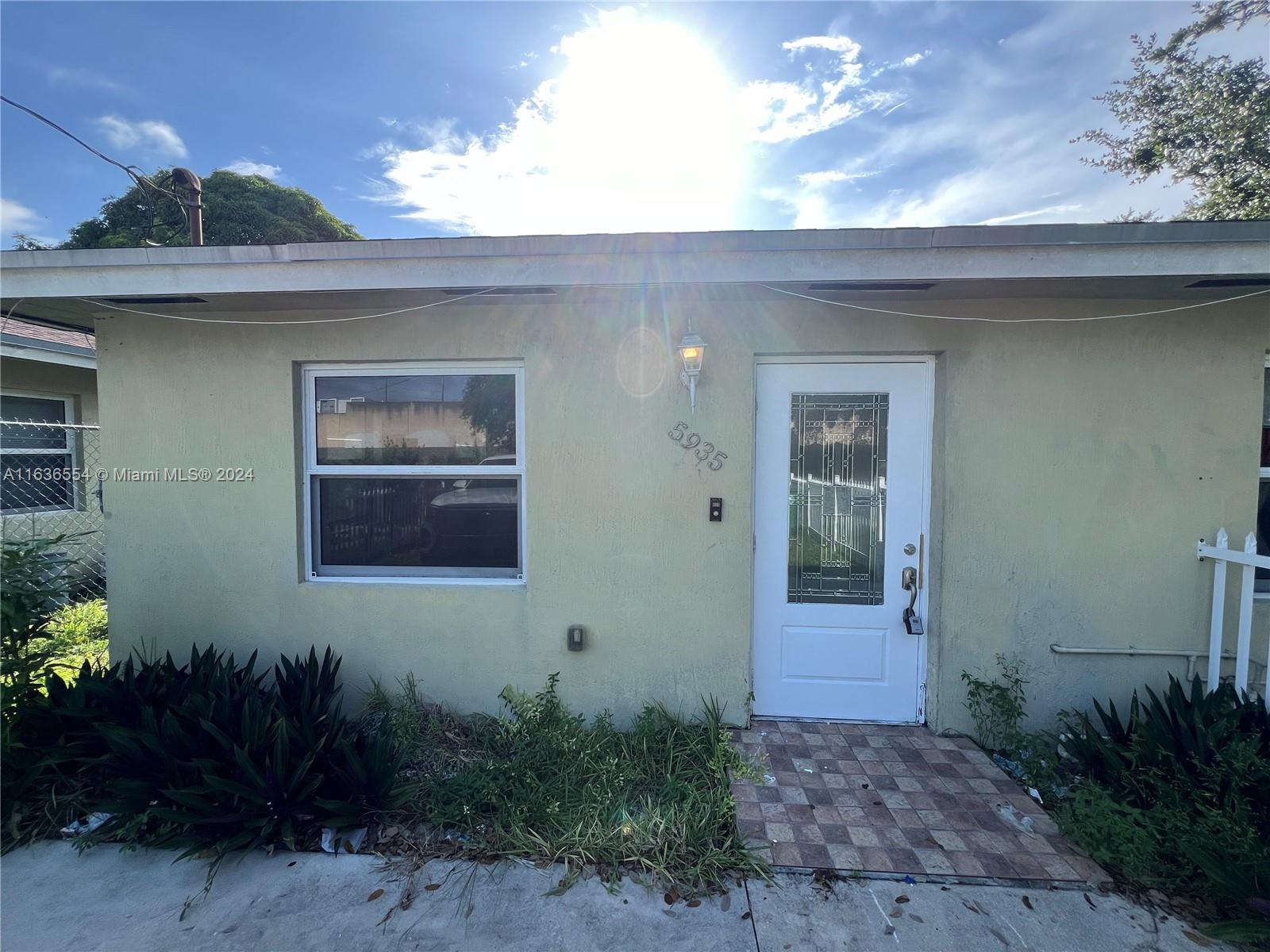 BUENA VISTA GARDENS EXTEN - Residential Lease