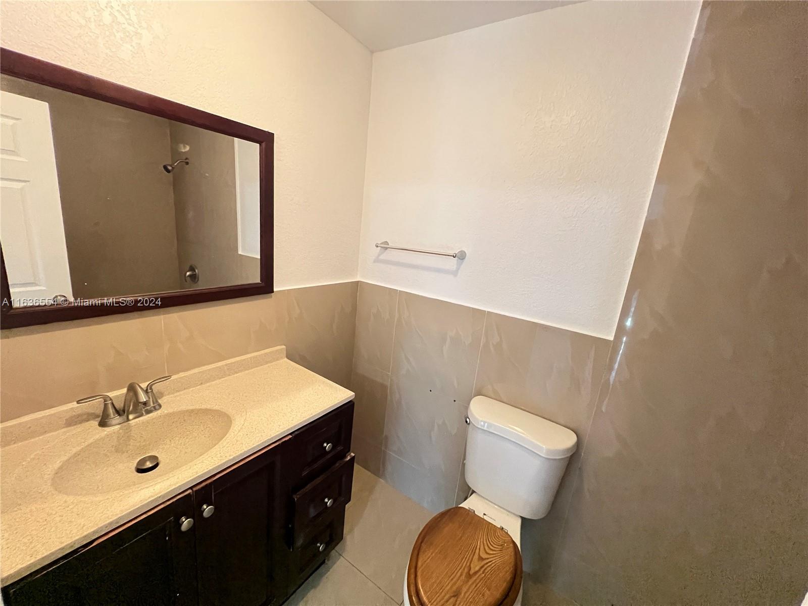 BUENA VISTA GARDENS EXTEN - Residential Lease