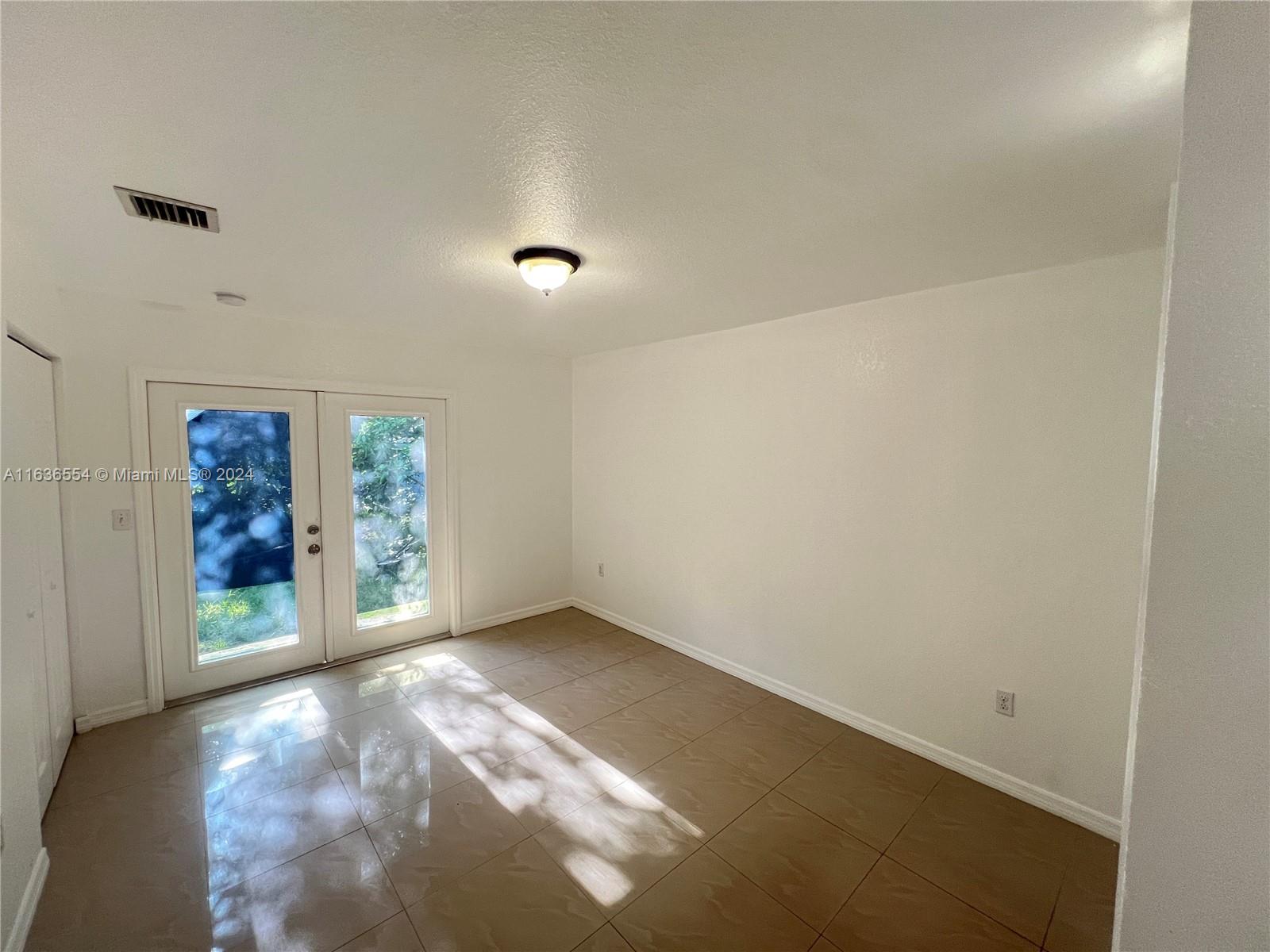 BUENA VISTA GARDENS EXTEN - Residential Lease
