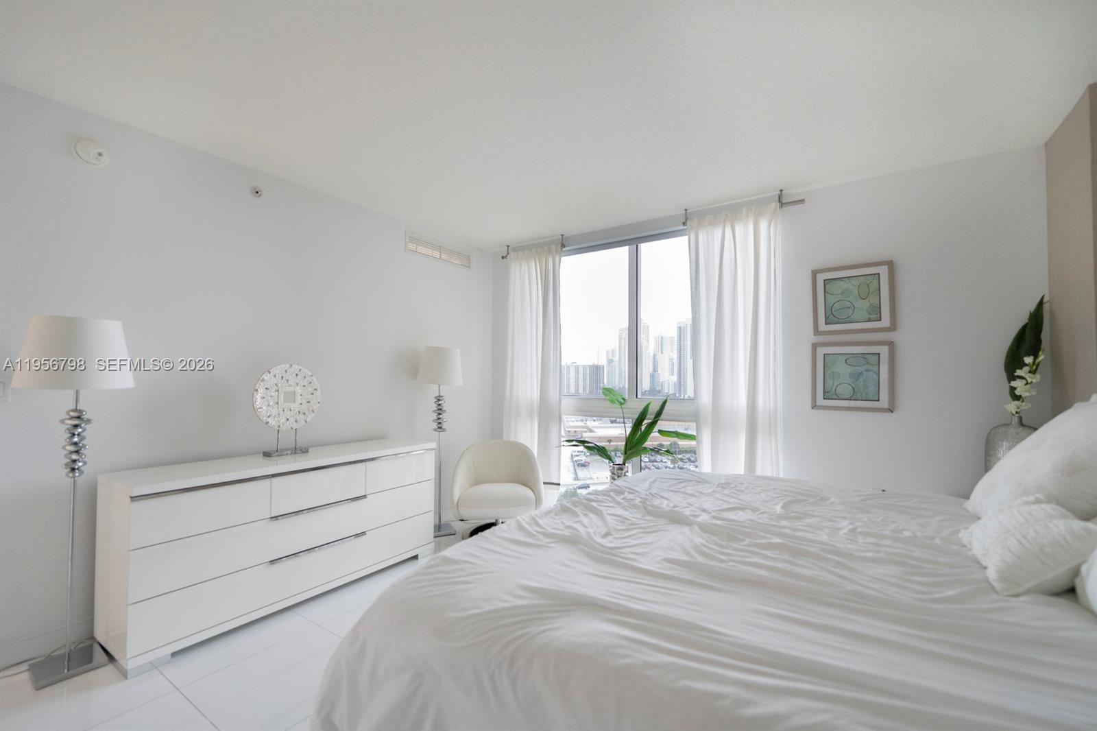 ST TROPEZ ON THE BAY II C - Residential