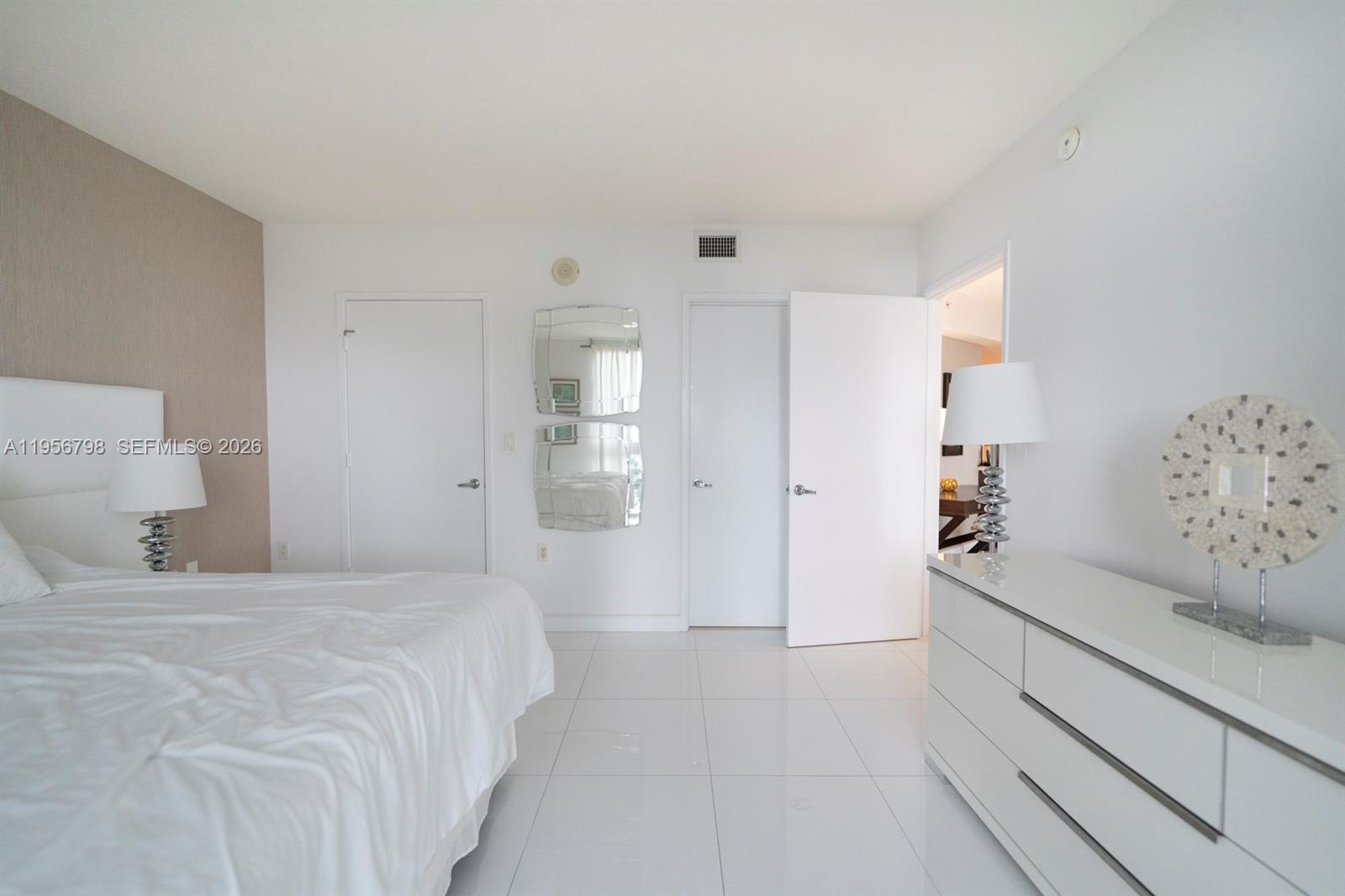 ST TROPEZ ON THE BAY II C - Residential