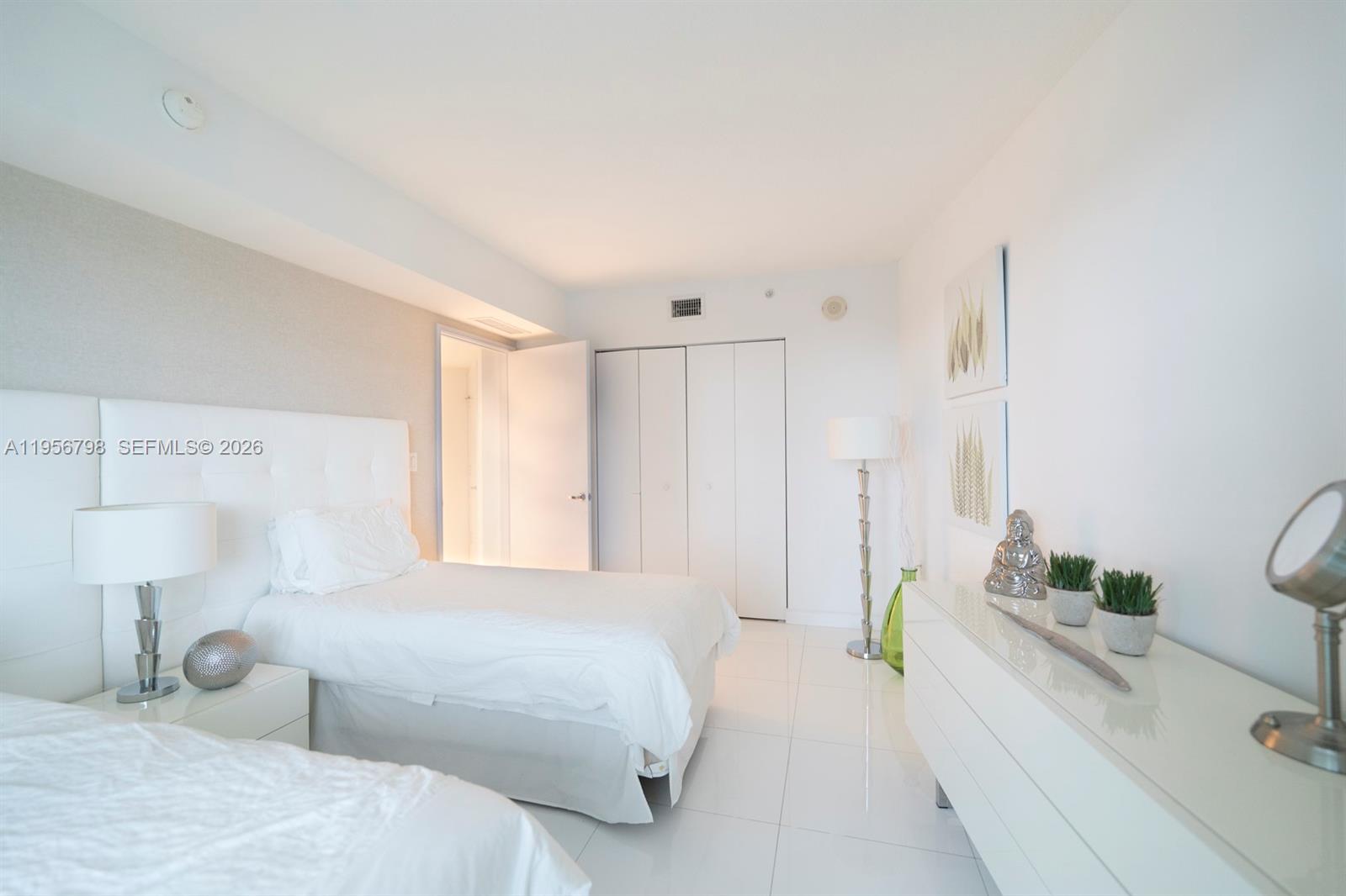 ST TROPEZ ON THE BAY II C - Residential