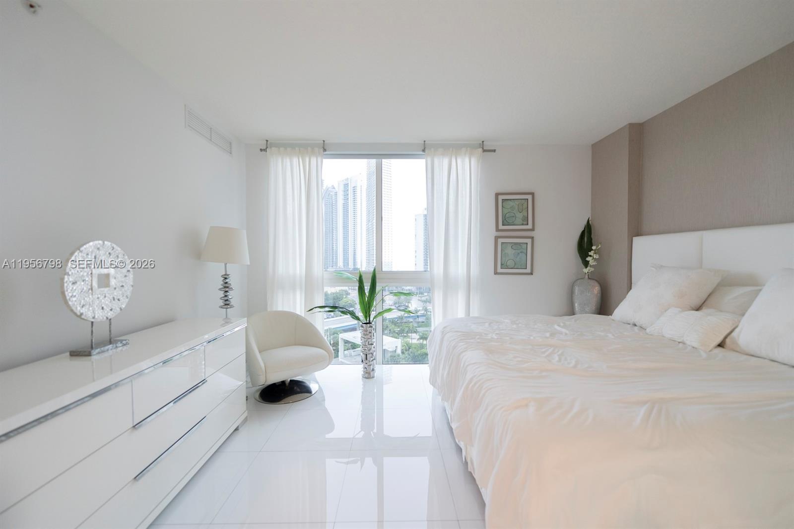 ST TROPEZ ON THE BAY II C - Residential