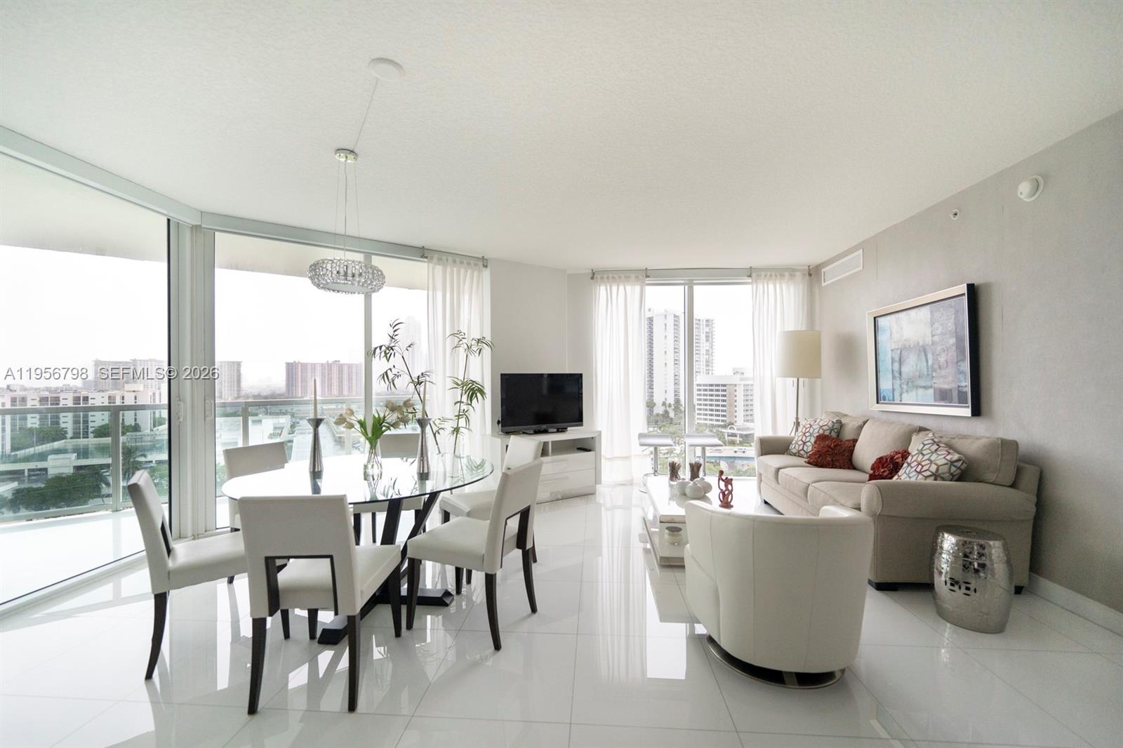 ST TROPEZ ON THE BAY II C - Residential