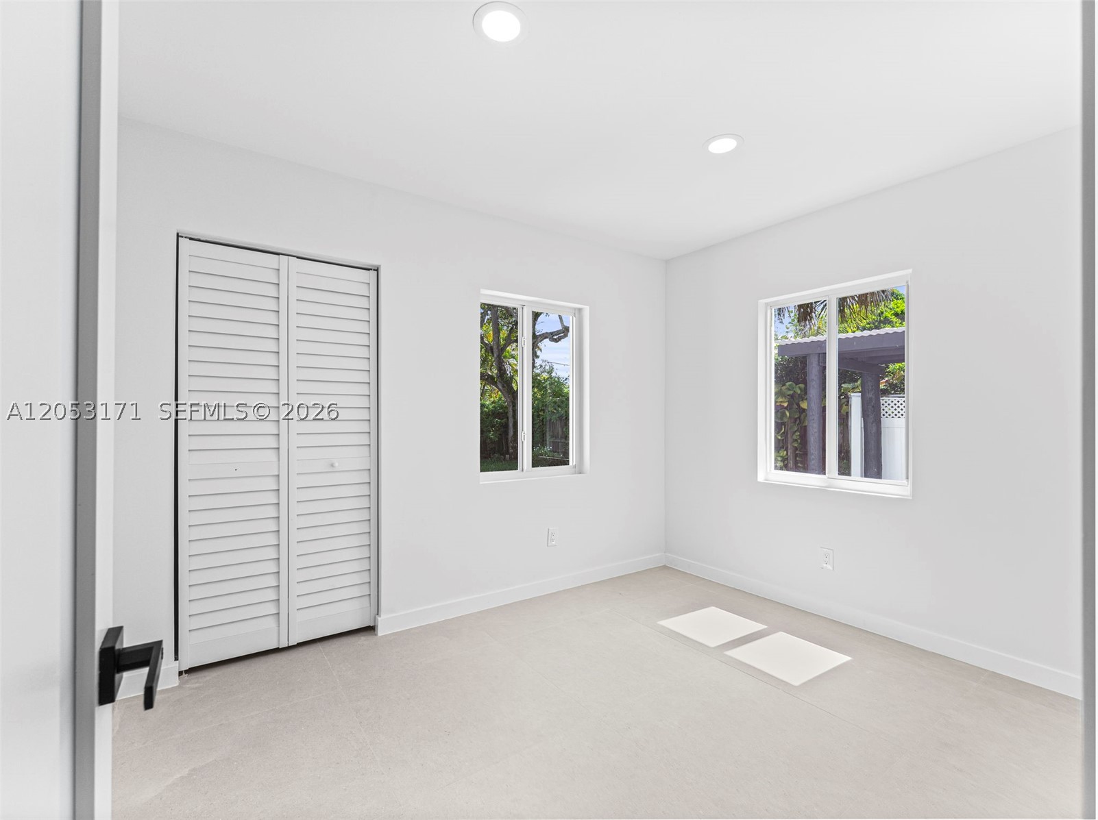 BANYAN GROVE - Residential