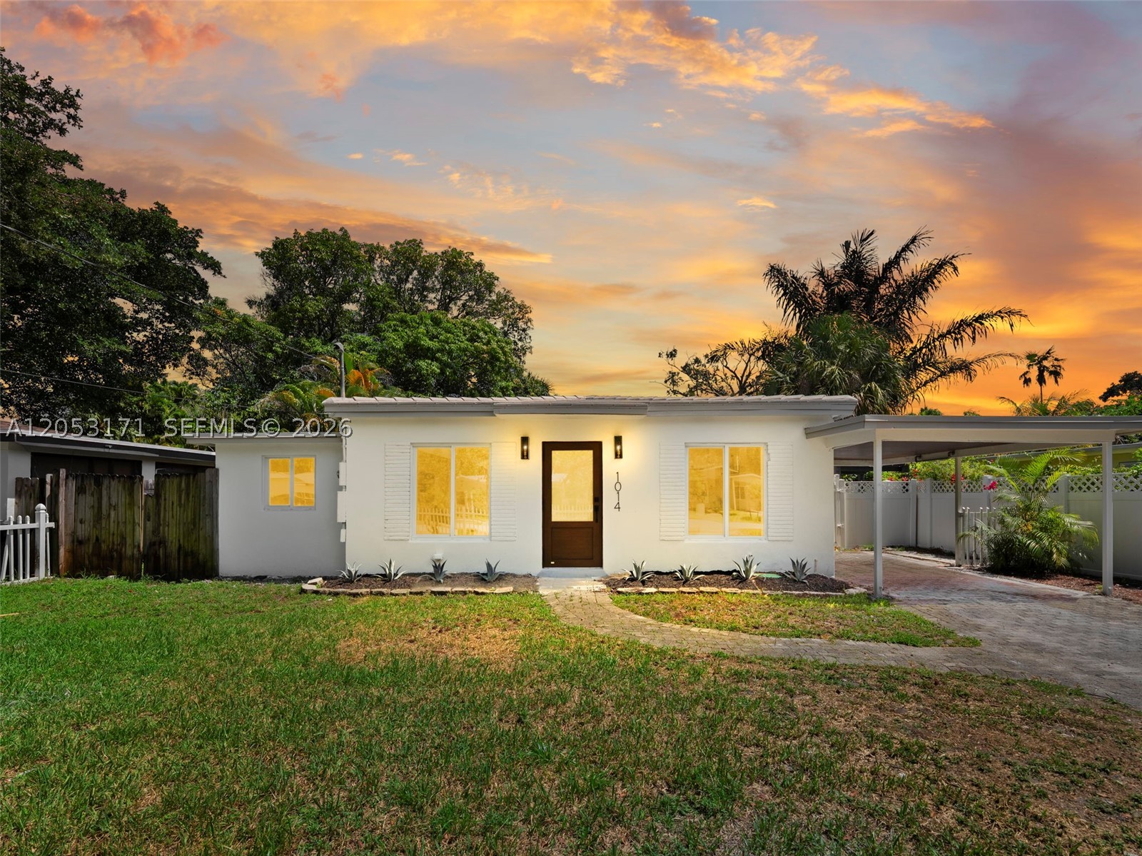 BANYAN GROVE - Residential
