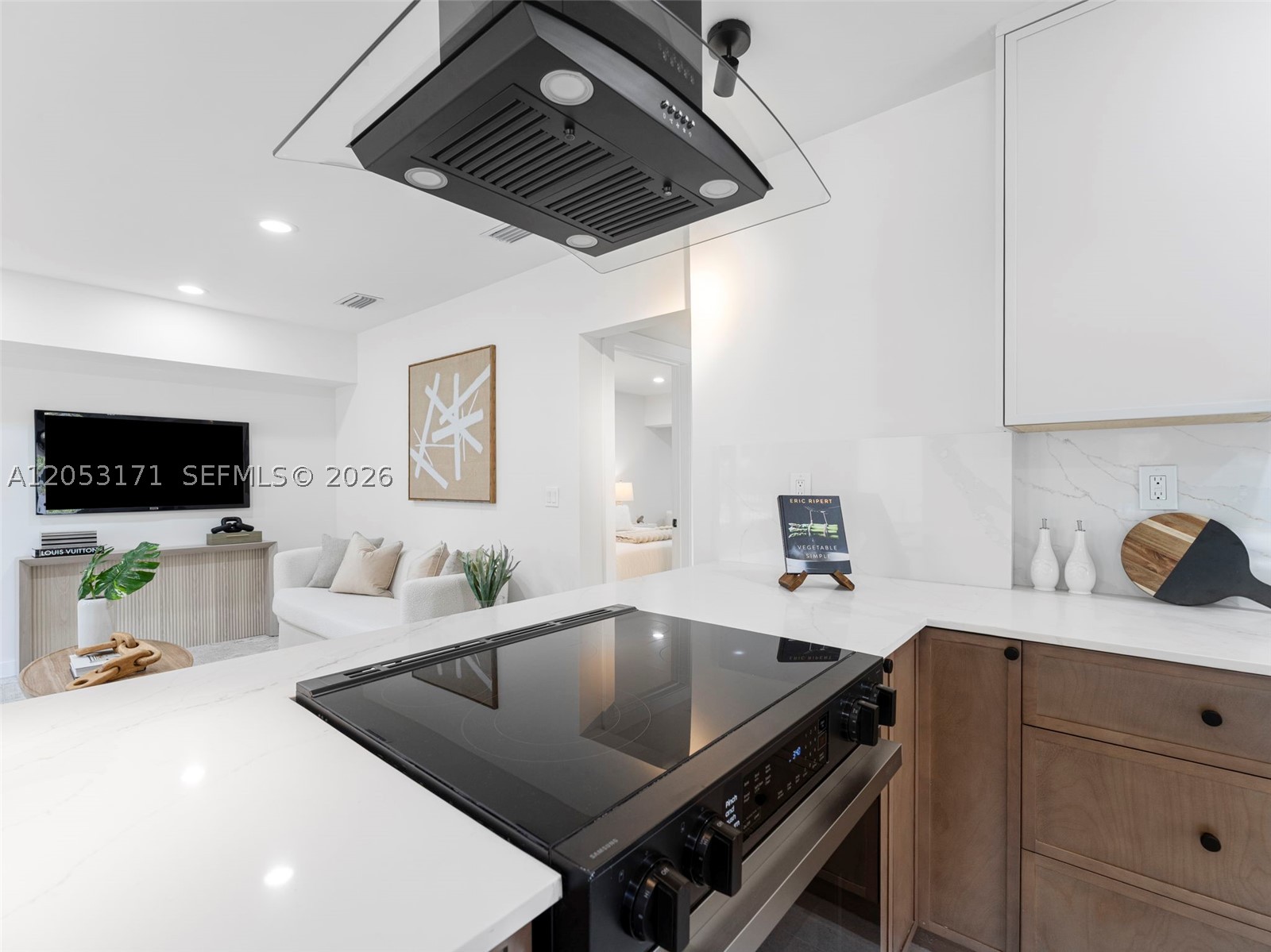 BANYAN GROVE - Residential