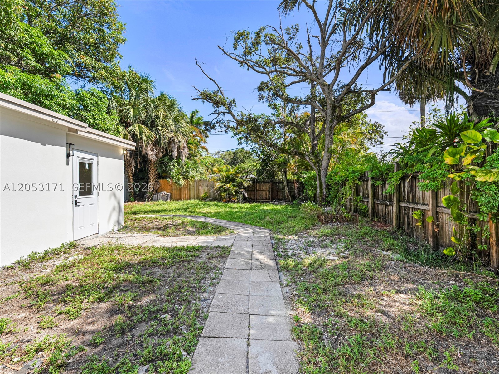BANYAN GROVE - Residential