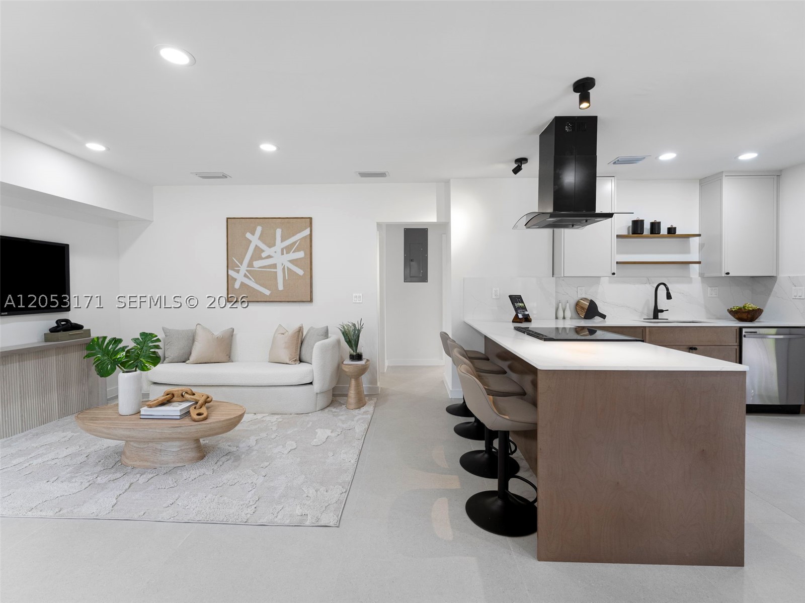 BANYAN GROVE - Residential
