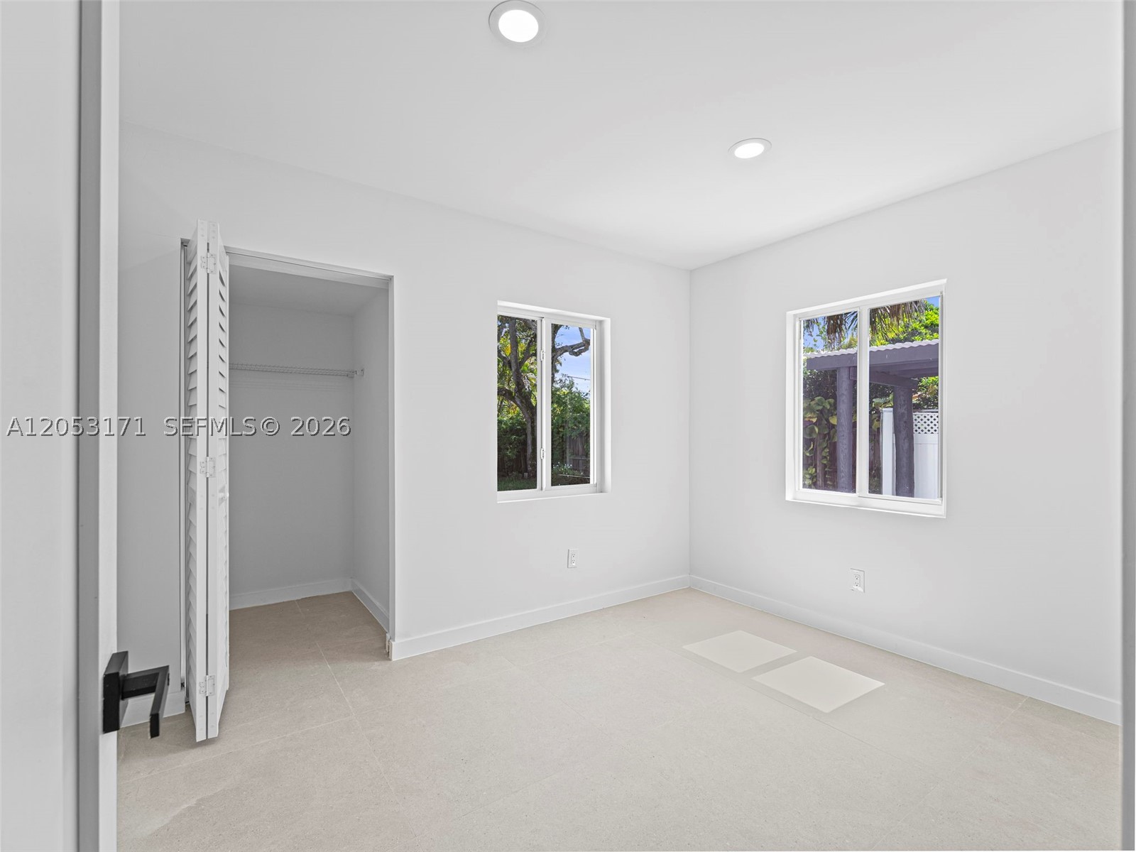 BANYAN GROVE - Residential