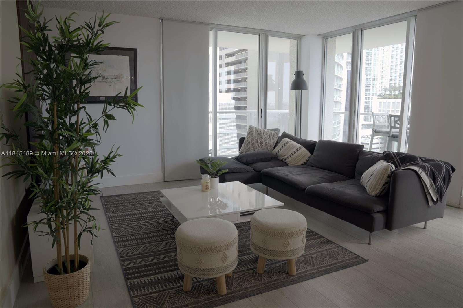 THE MARK ON BRICKELL COND - Residential