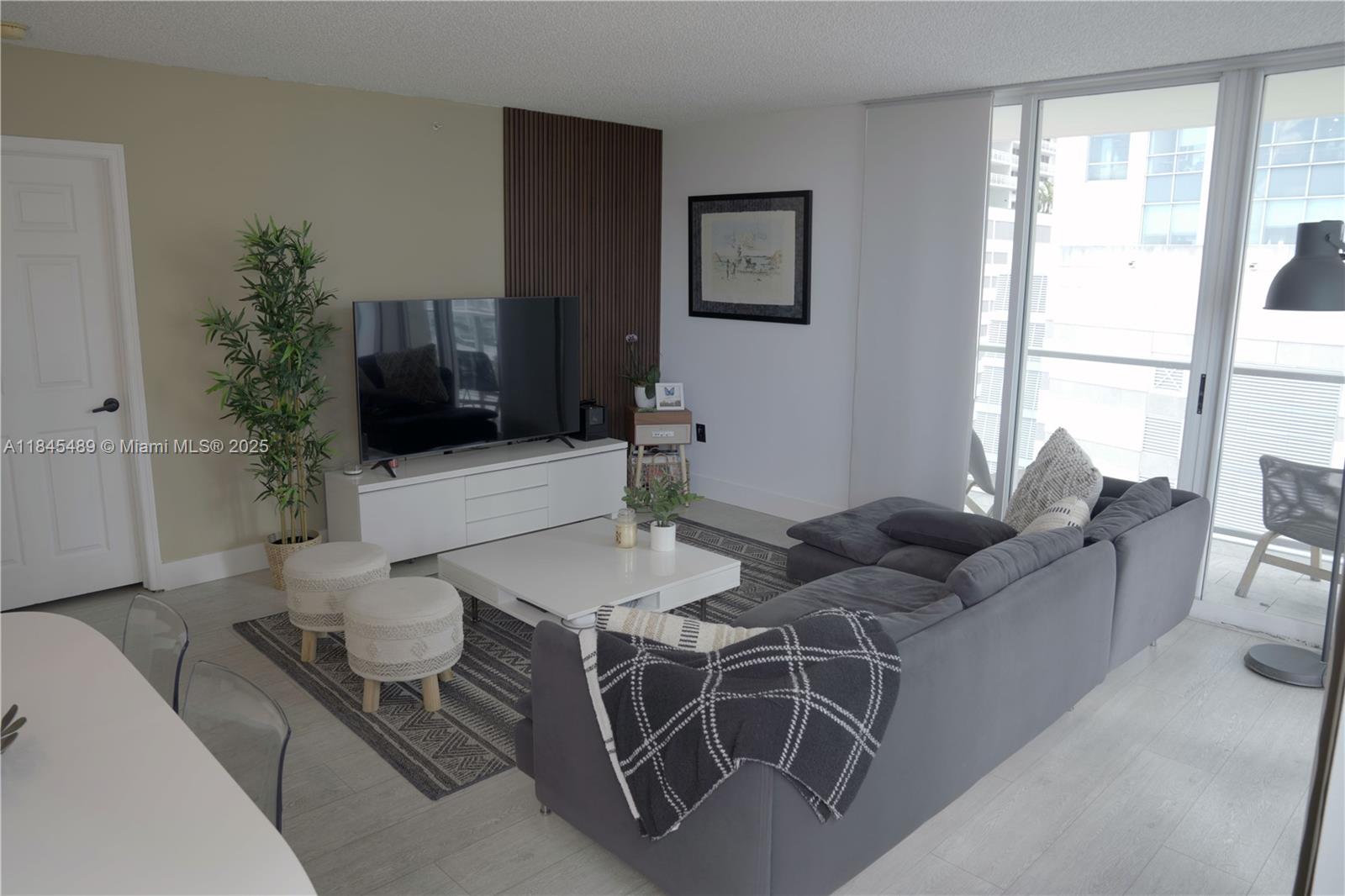 THE MARK ON BRICKELL COND - Residential