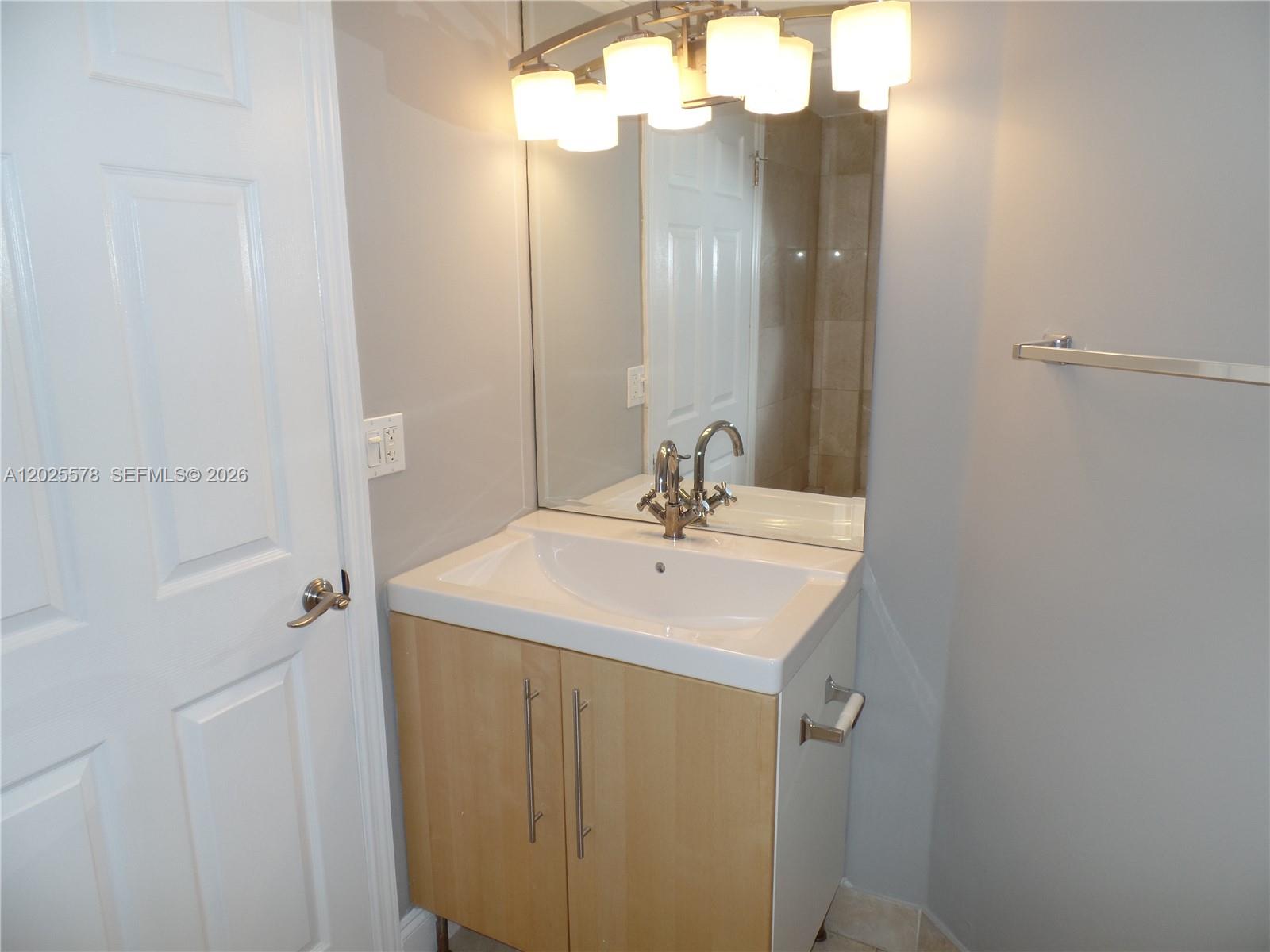 LAKEVIEW CLUB CONDO - Residential Lease