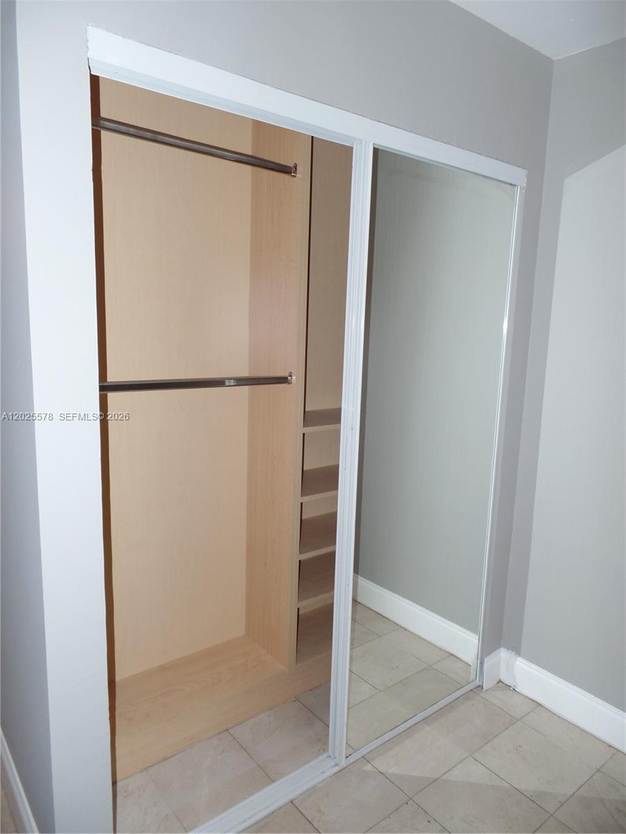 LAKEVIEW CLUB CONDO - Residential Lease