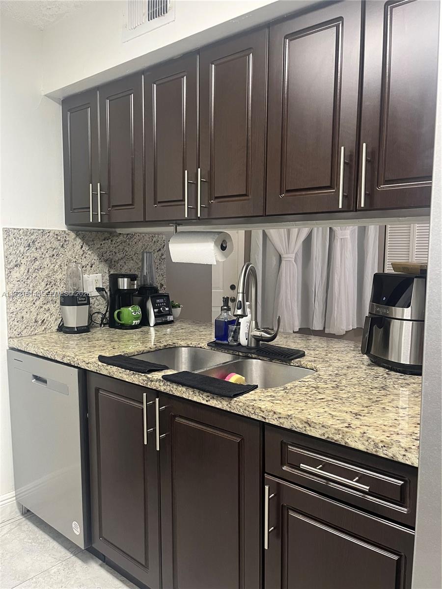 WINDMILL LAKES V CONDO - Residential
