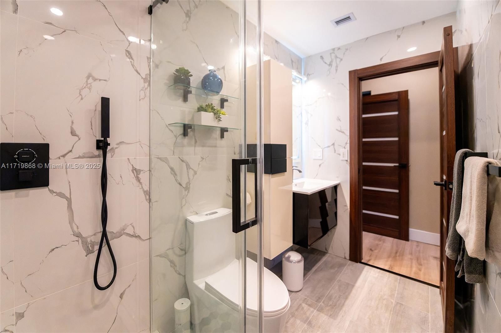GRIFFING BISCAYNE PK ESTA - Residential Lease