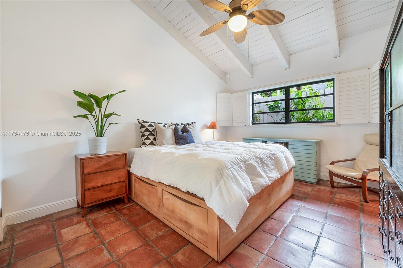 KETTLES CONDO - Residential