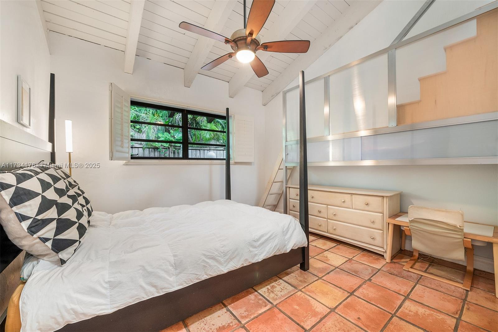 KETTLES CONDO - Residential