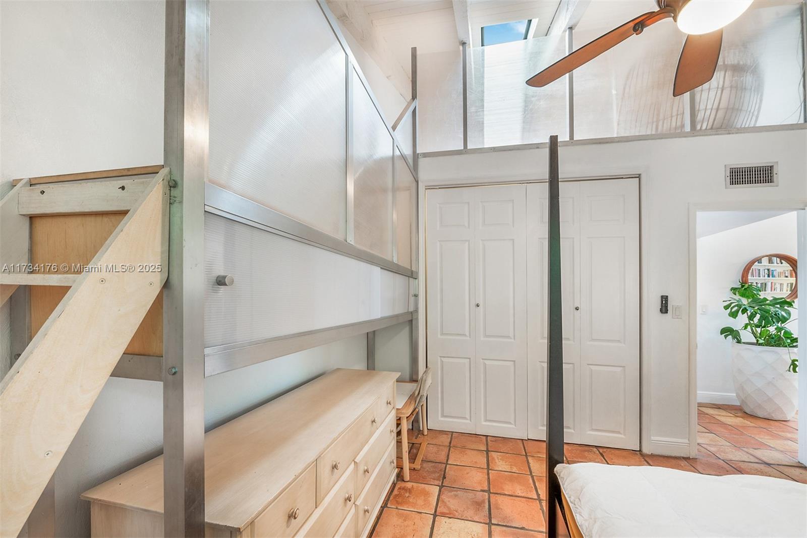 KETTLES CONDO - Residential