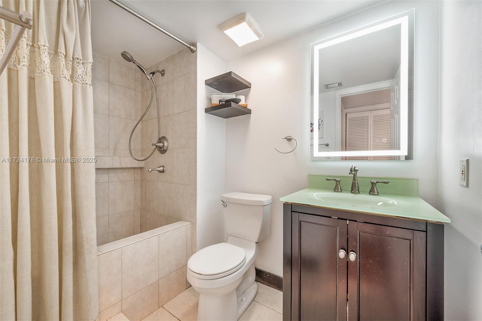 KETTLES CONDO - Residential