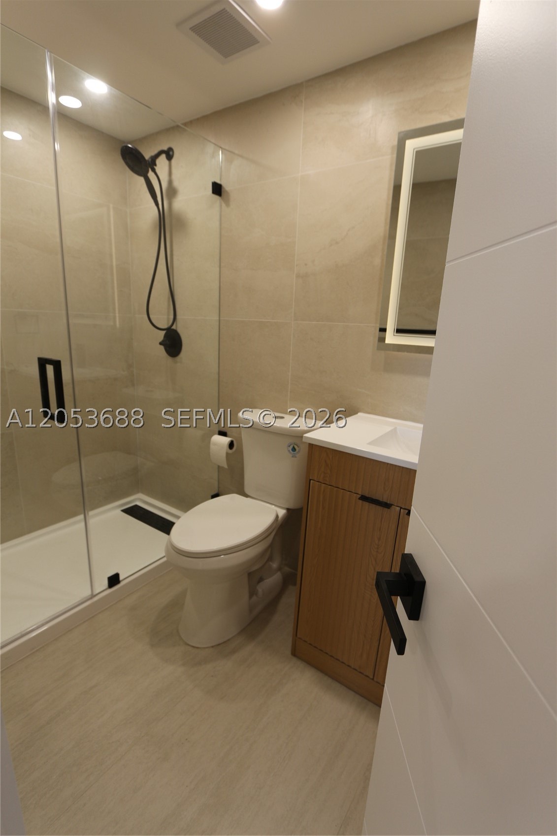 YOLANDA VILLAS CONDO - Residential Lease