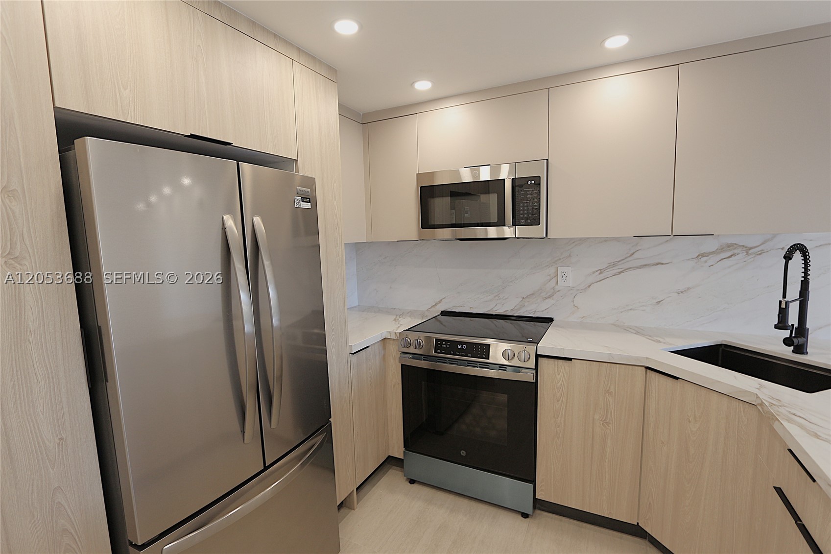 YOLANDA VILLAS CONDO - Residential Lease