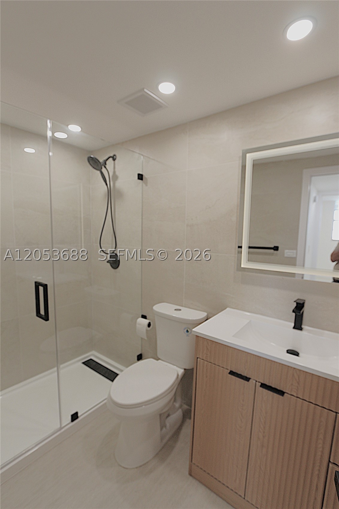YOLANDA VILLAS CONDO - Residential Lease