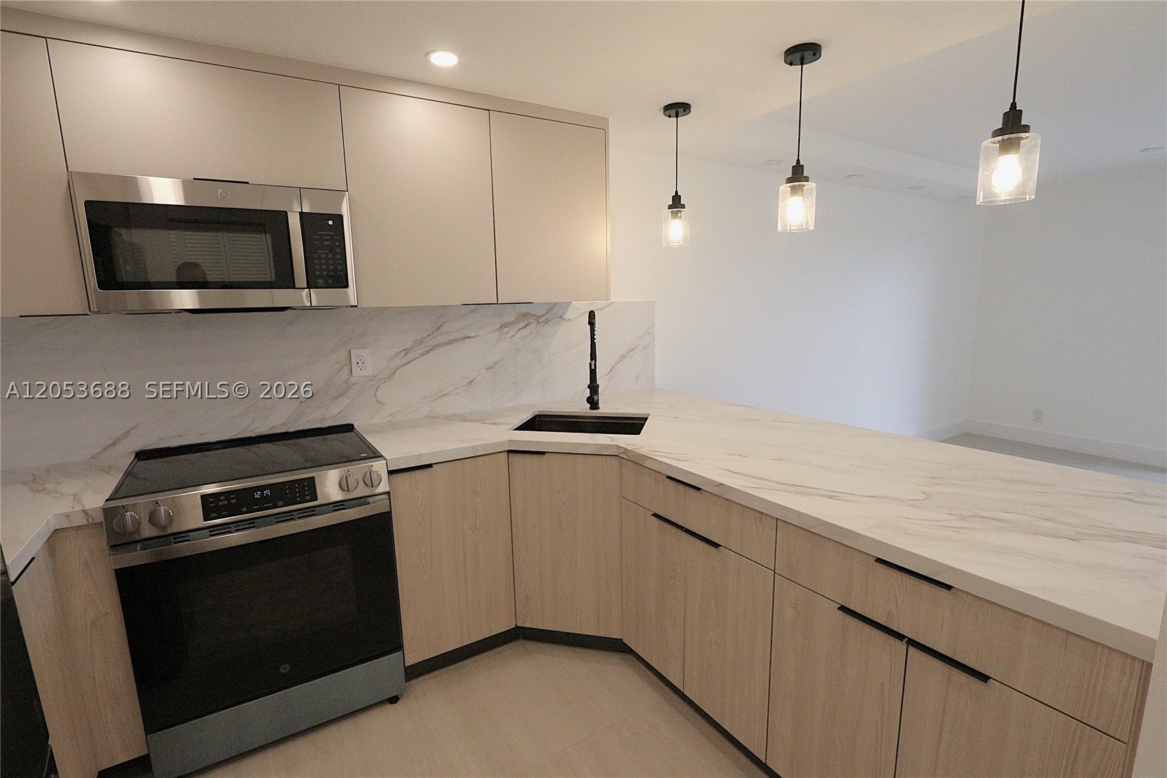YOLANDA VILLAS CONDO - Residential Lease