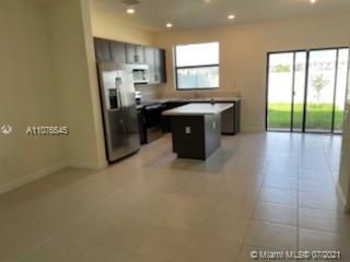 Aquabella - Residential Lease