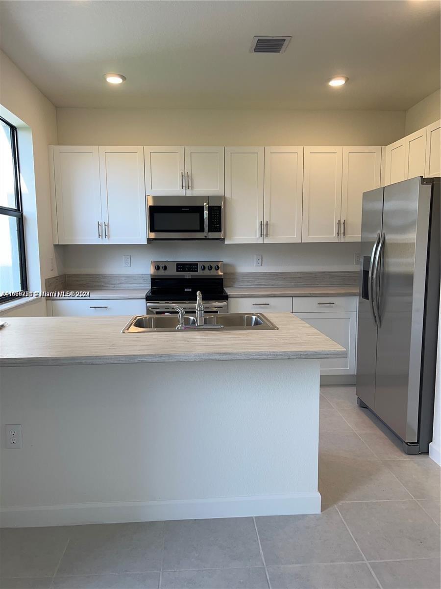 PINE ISLE - Residential Lease