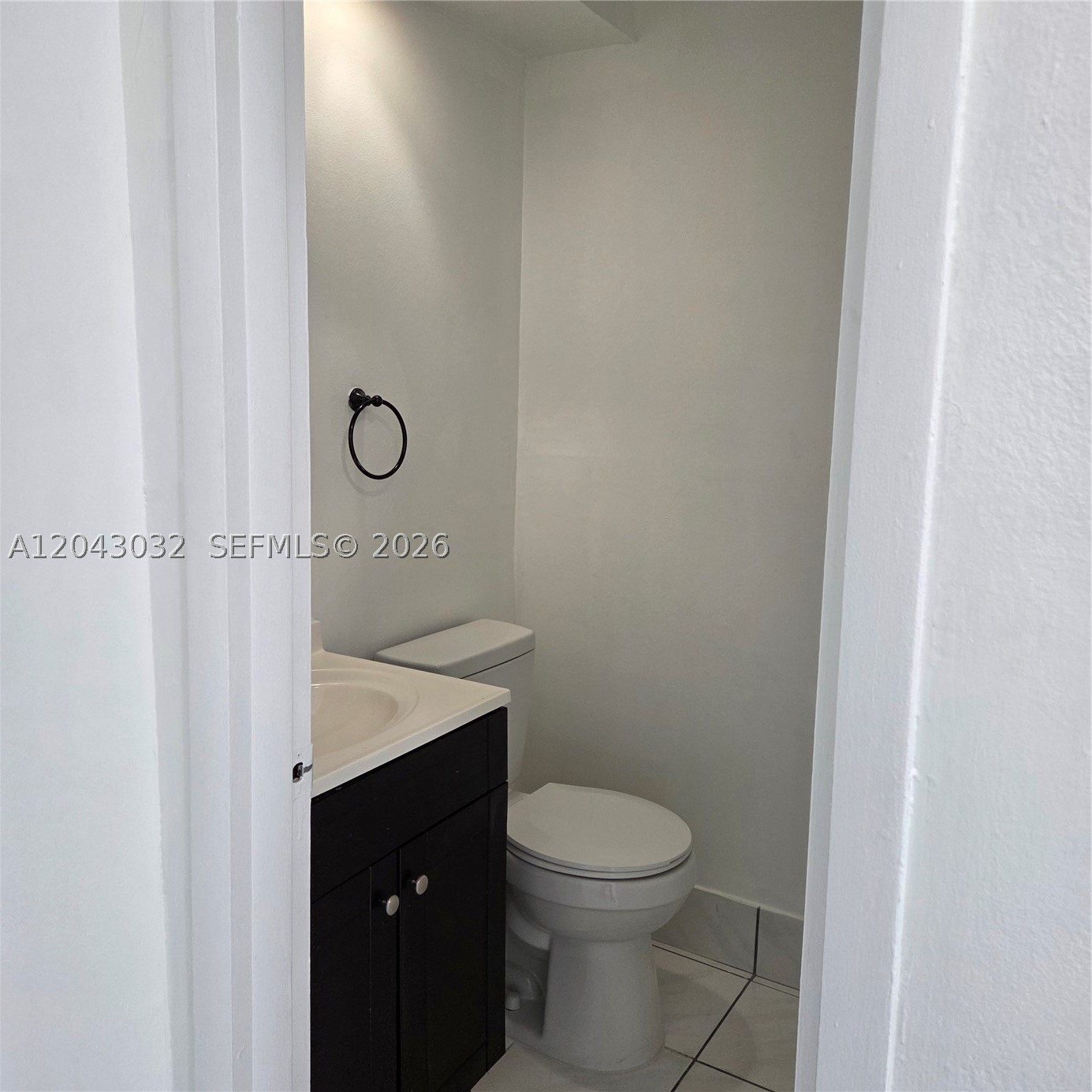 SUN AND LAKE CONDO - Residential