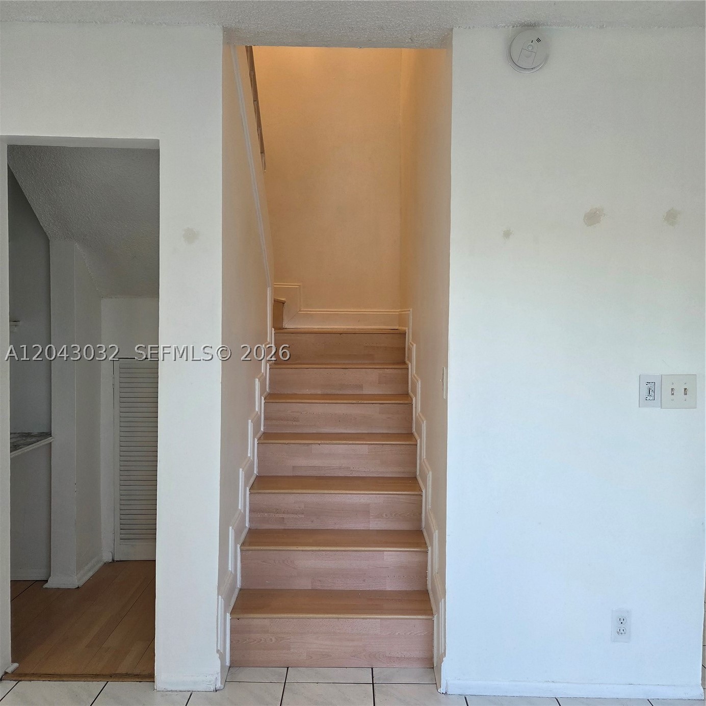 SUN AND LAKE CONDO - Residential