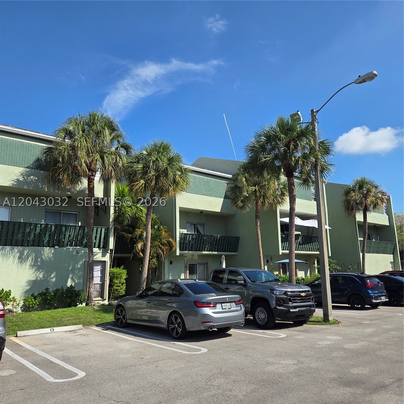 SUN AND LAKE CONDO - Residential