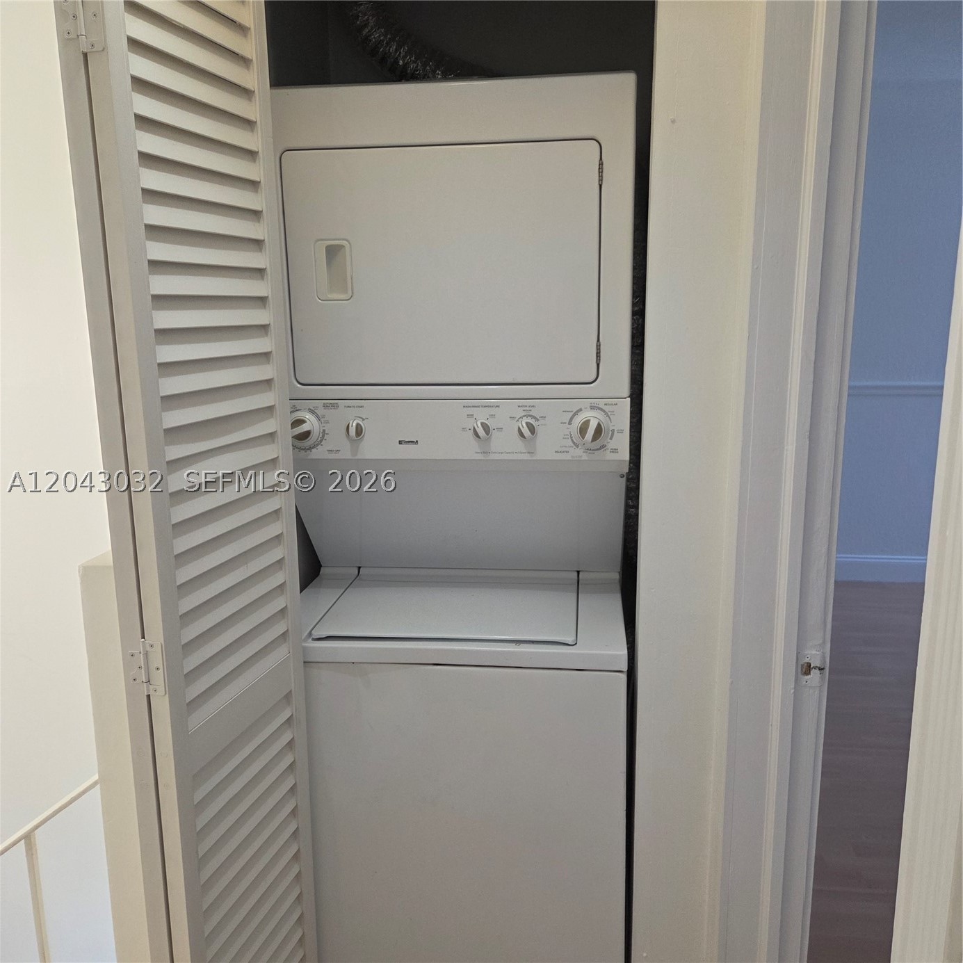 SUN AND LAKE CONDO - Residential