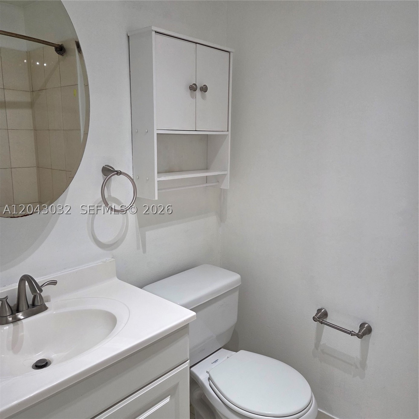 SUN AND LAKE CONDO - Residential
