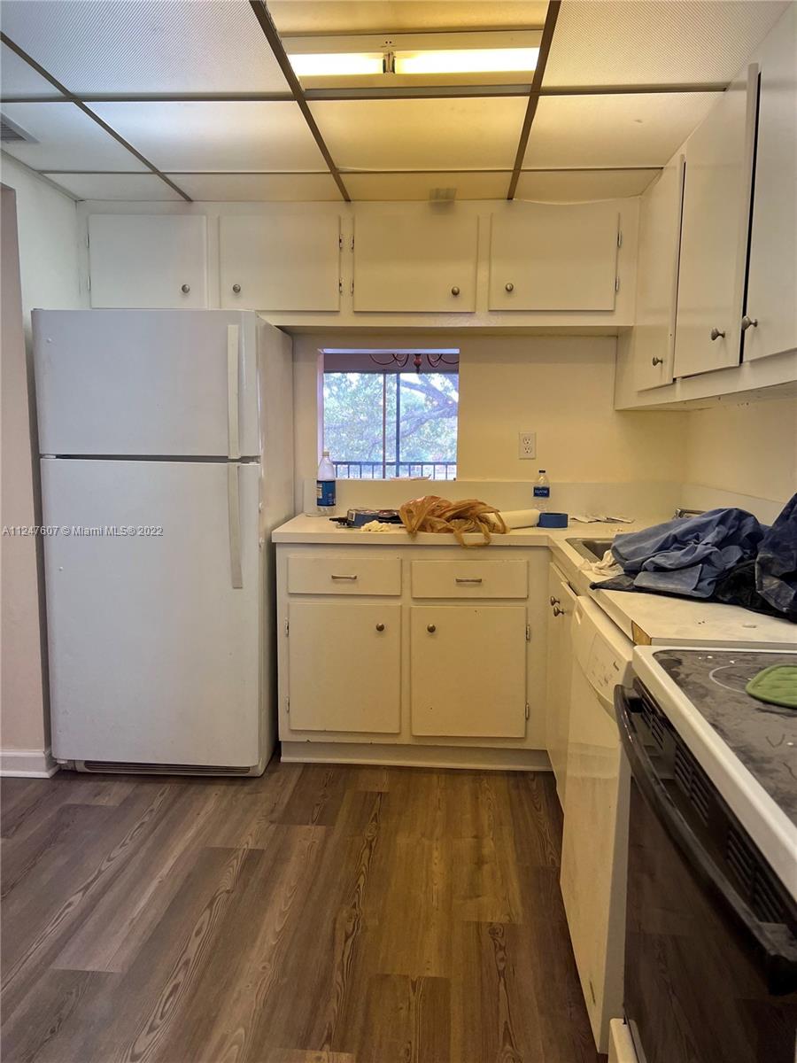 VERSAILLES GARDENS CONDO - Residential Lease