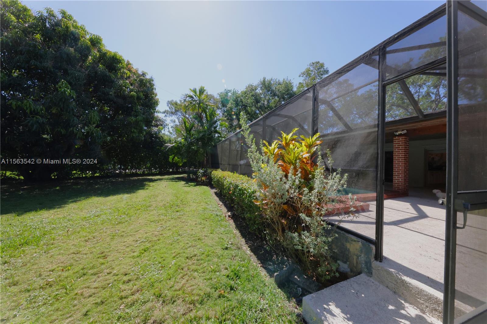 ROCK LAKE - Residential