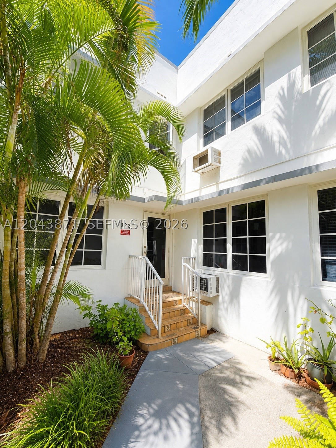 FLAMINGO TERR ADDN - Residential Lease