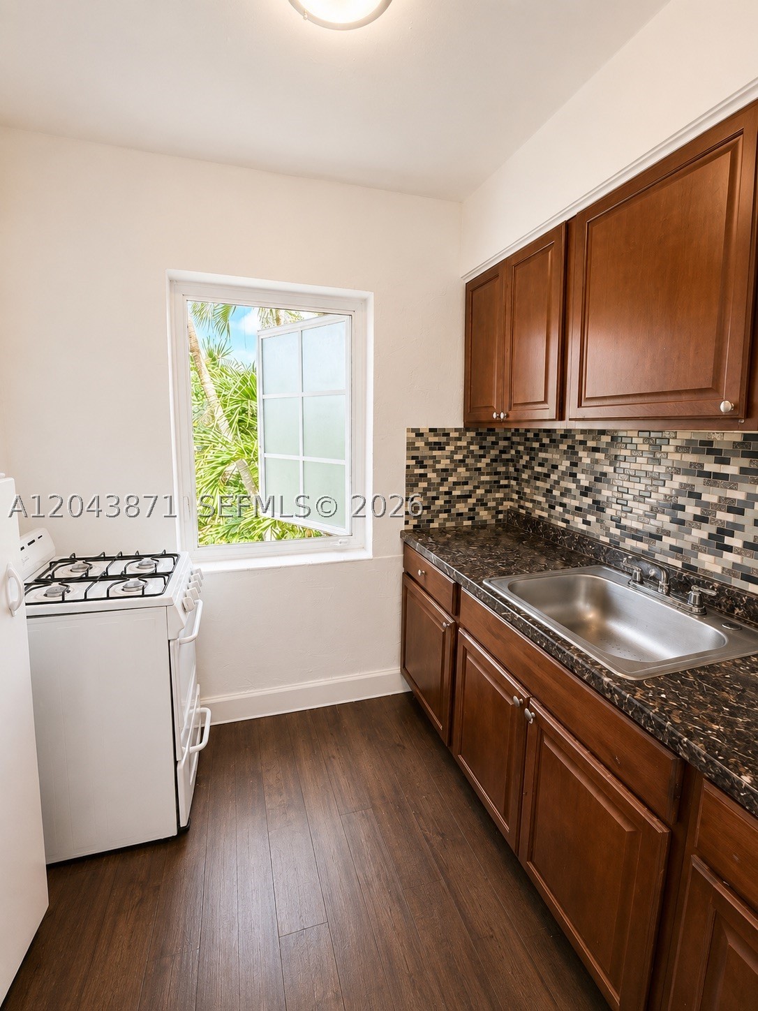 FLAMINGO TERR ADDN - Residential Lease