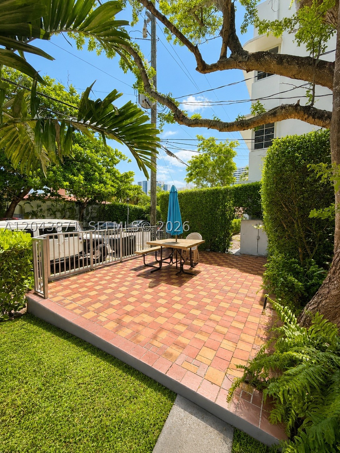 FLAMINGO TERR ADDN - Residential Lease