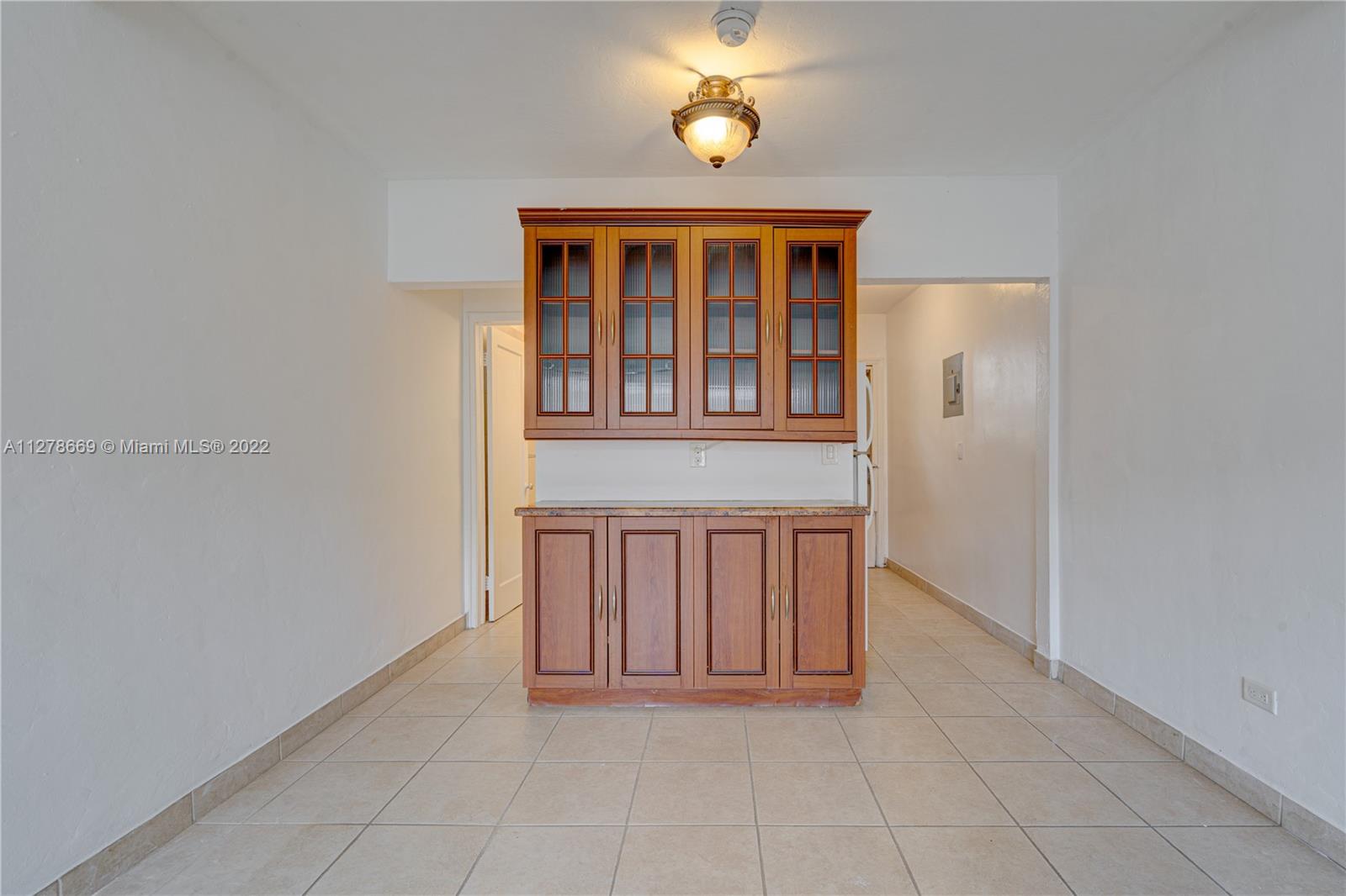 BISCAYNE BCH SUB - Residential Lease