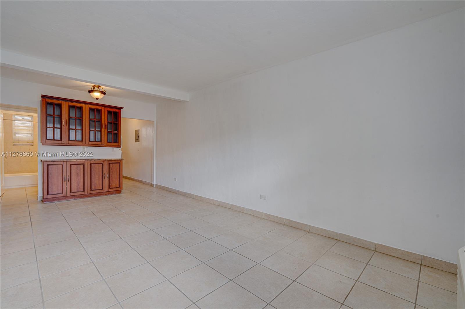 BISCAYNE BCH SUB - Residential Lease