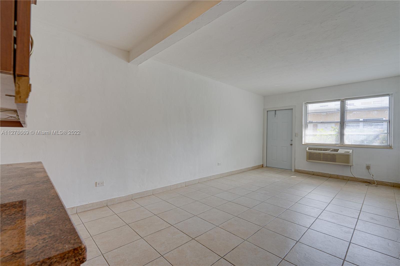 BISCAYNE BCH SUB - Residential Lease