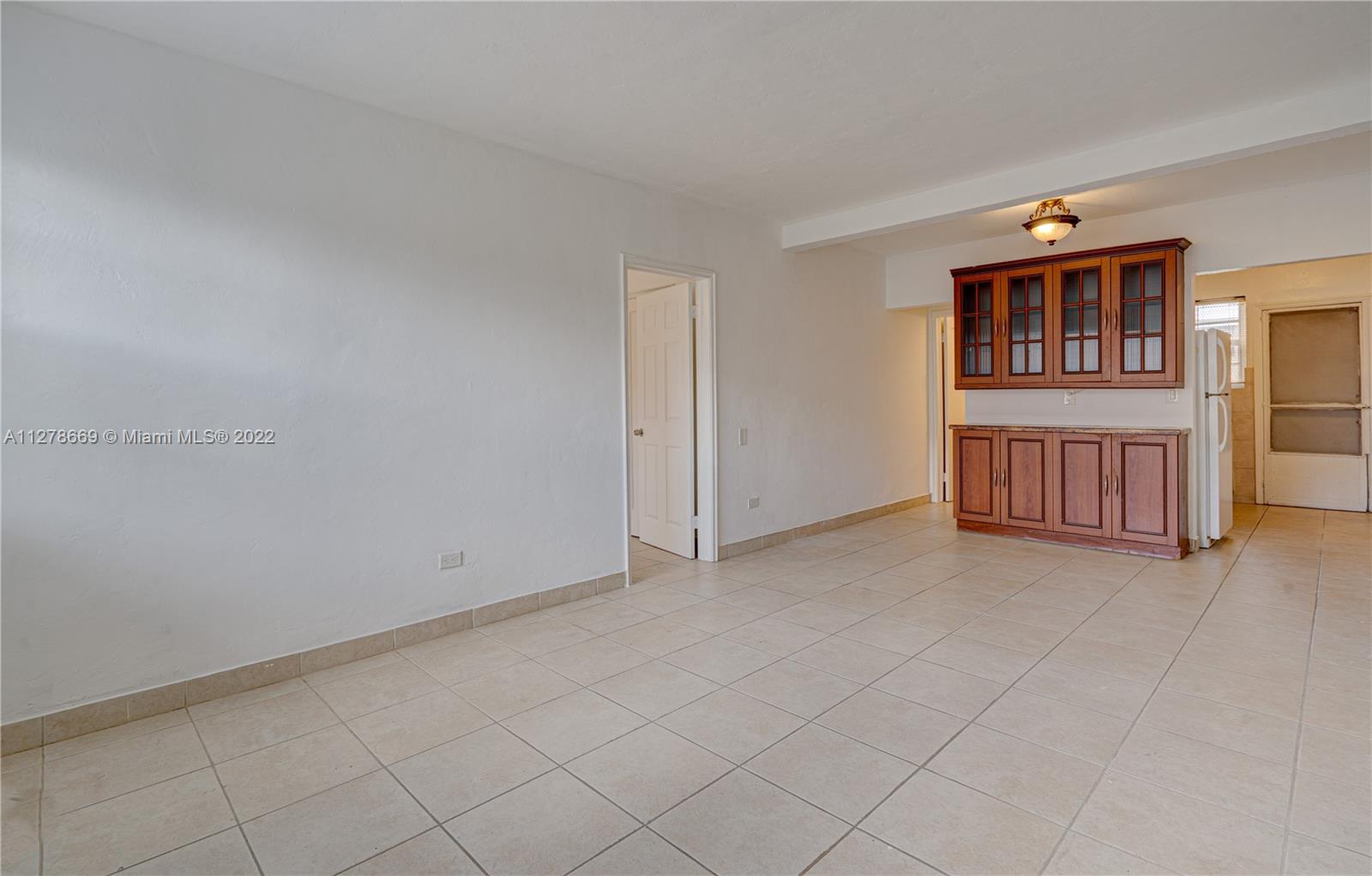 BISCAYNE BCH SUB - Residential Lease