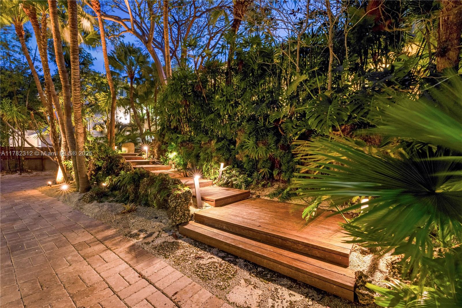 MASHTA ISLAND A REPLAT OF - Residential