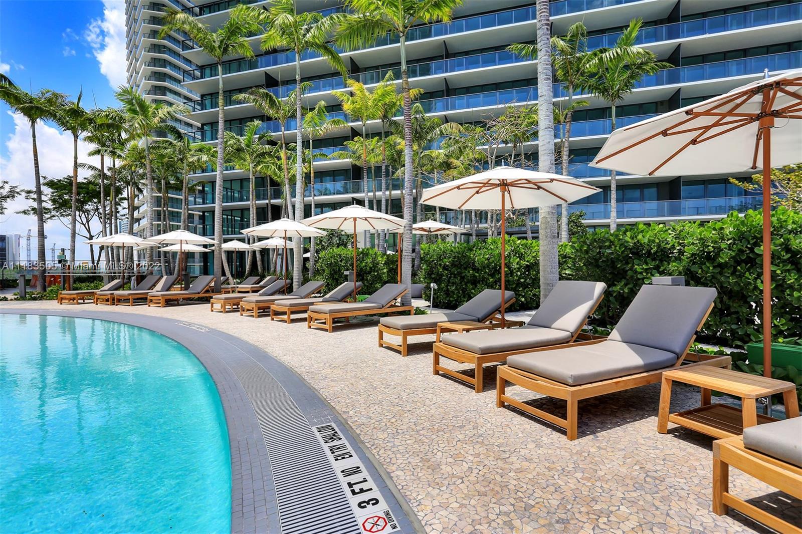 PARAISO BAY CONDO - Residential
