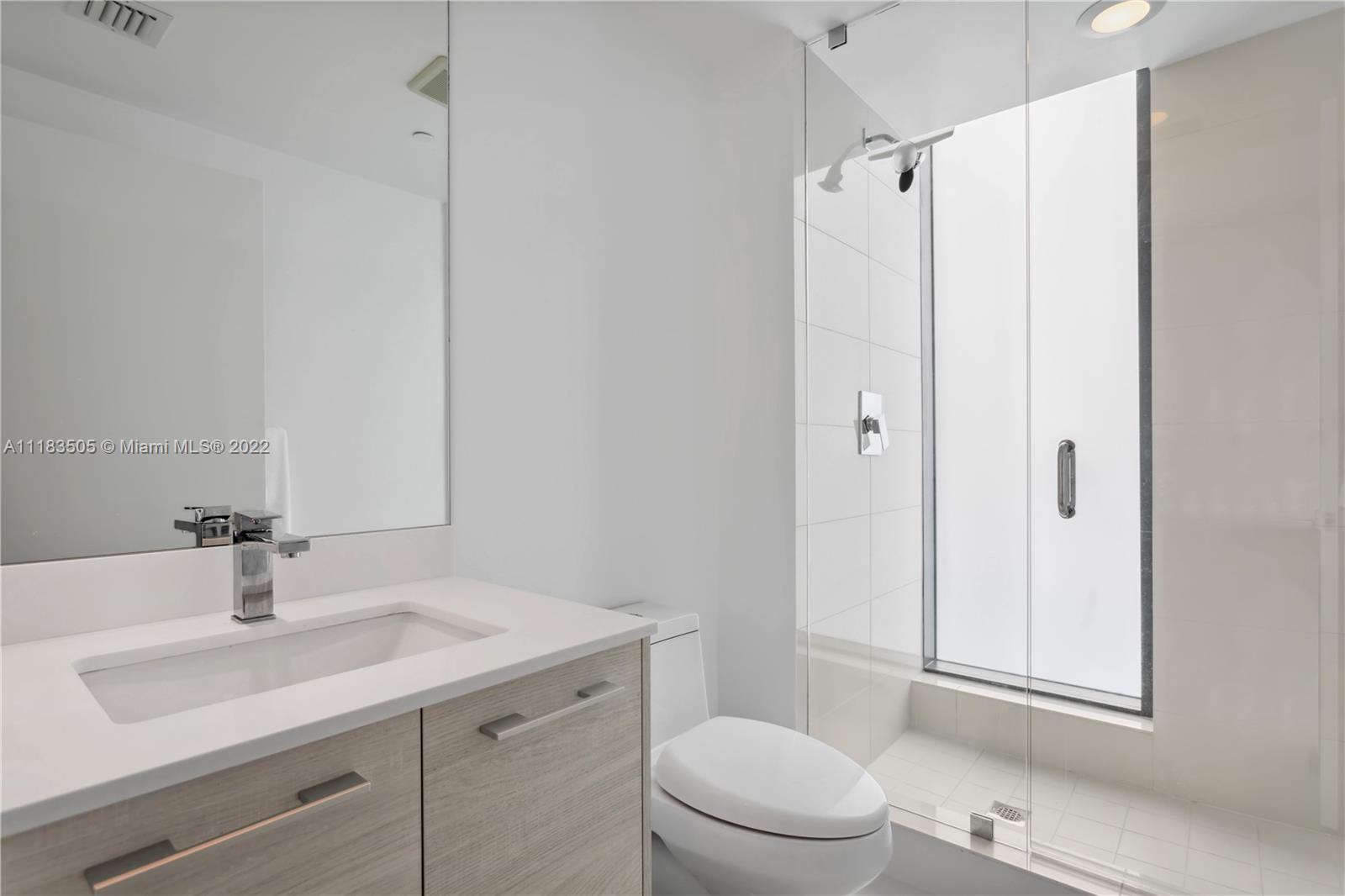 PARAISO BAY CONDO - Residential