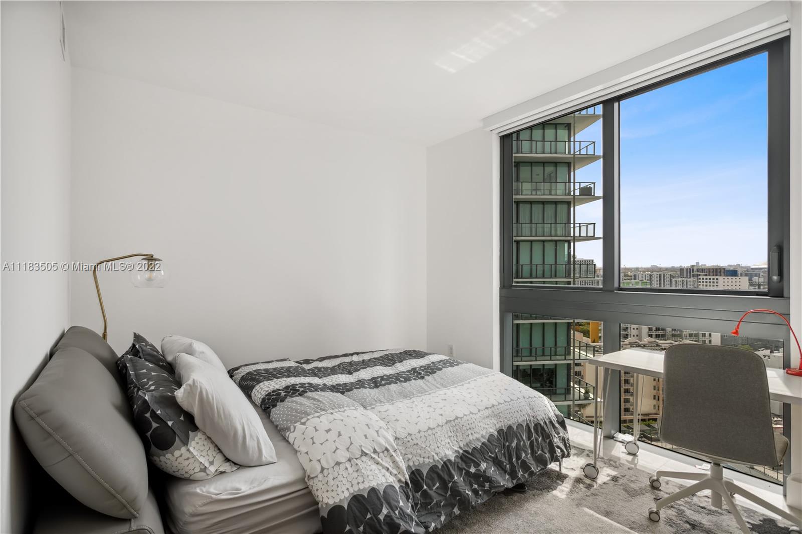 PARAISO BAY CONDO - Residential