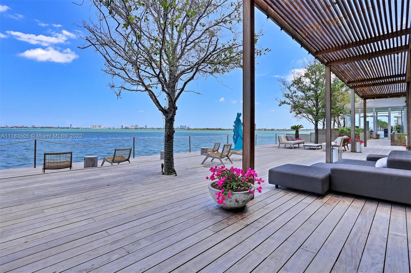 PARAISO BAY CONDO - Residential